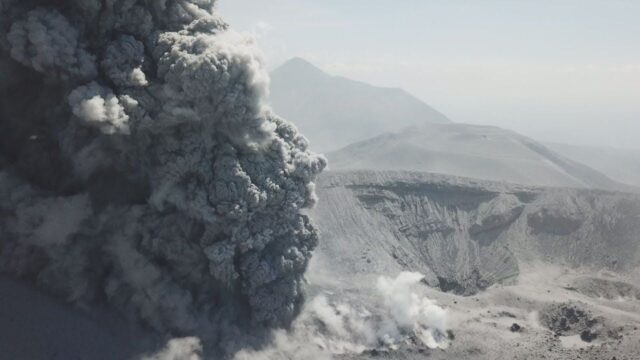 Μαγευτικό βίντεο από έκρηξη ηφαιστείου στην Ιαπωνία