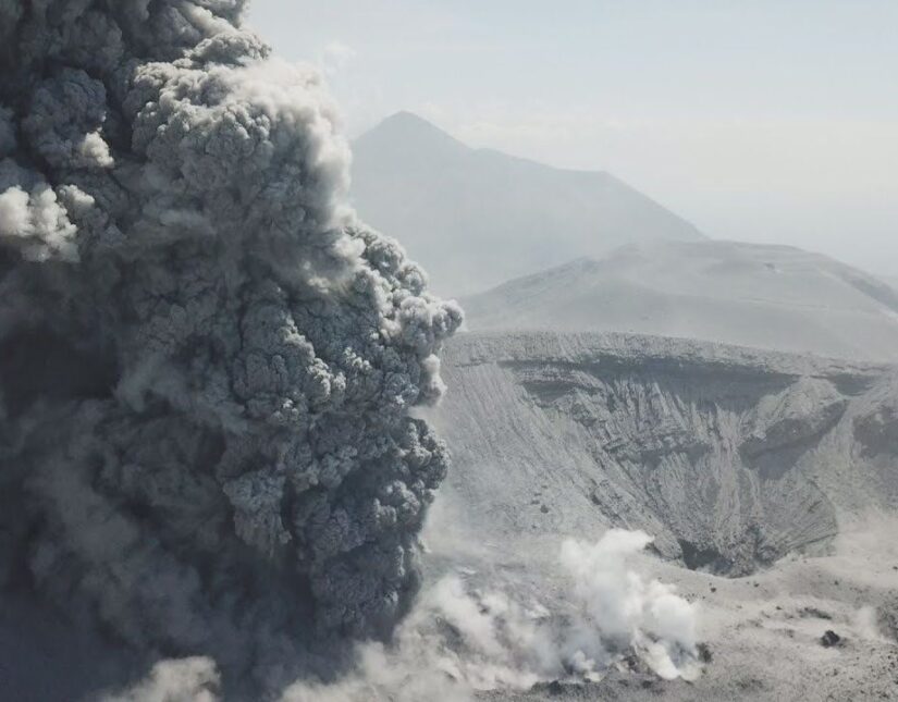 Μαγευτικό βίντεο από έκρηξη ηφαιστείου στην Ιαπωνία
