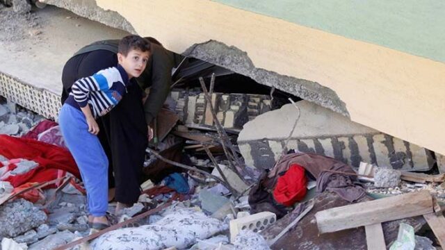 Ιράν – Ιράκ: Εικόνες βιβλικής καταστροφής από τα 7,3 ρίχτερ