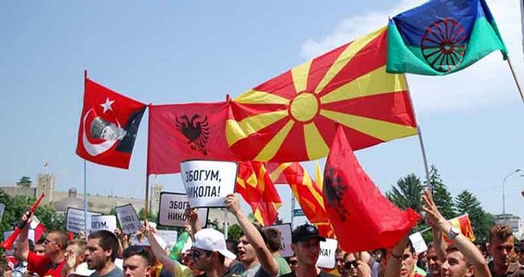 Σκόπια: Η παγίδα του δημοψηφίσματος