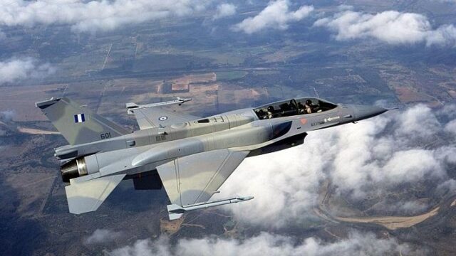 Ελληνικά F-16 πάνω από τη Λευκωσία