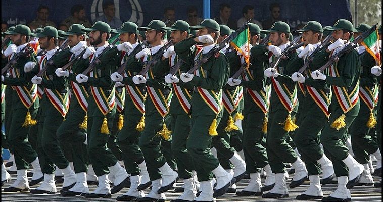 Στα στενά του Ορμούζ η αντιπαράθεση Τεχεράνης-Ουάσινγκτον