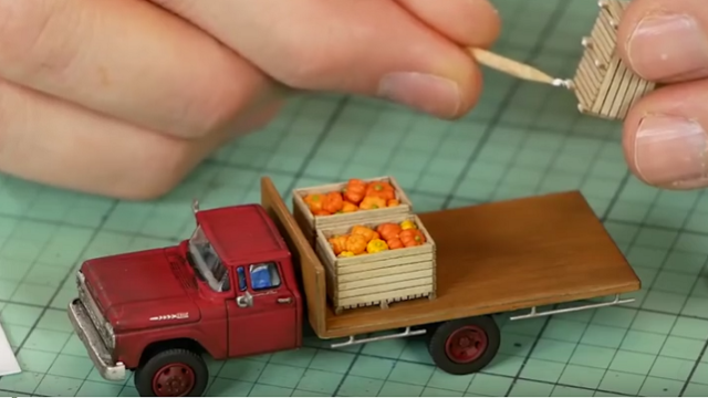 Οι μικροσκοπικές μακέτες που μιμούνται την πραγματικότητα