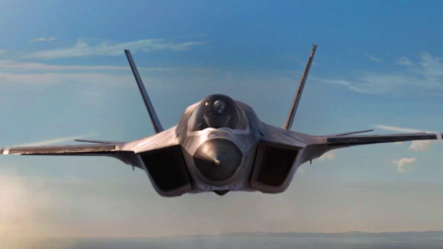 Επιπλέον 100 F-35 θέλει να αγοράσει η Ιαπωνία