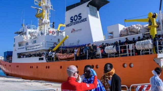 Μπλόκο Σαλβίνι σε πλοίο που μεταφέρει 629 μετανάστες και πρόσφυγες