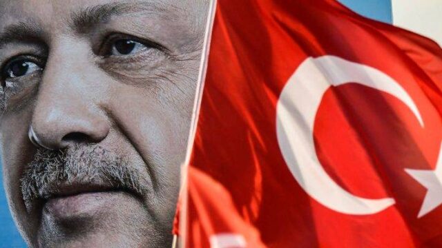 Κυριαρχία Ερντογάν σε τριχοτομημενη Τουρκία, Σταύρος Λυγερός