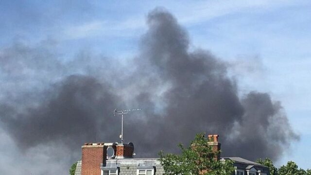 Καίγεται πολυτελές ξενοδοχείο στο Λονδίνο