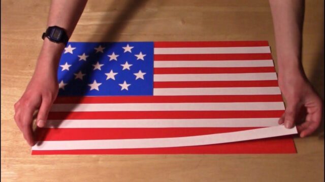 Η ιστορία της αμερικανικής σημαίας σε 4 λεπτά