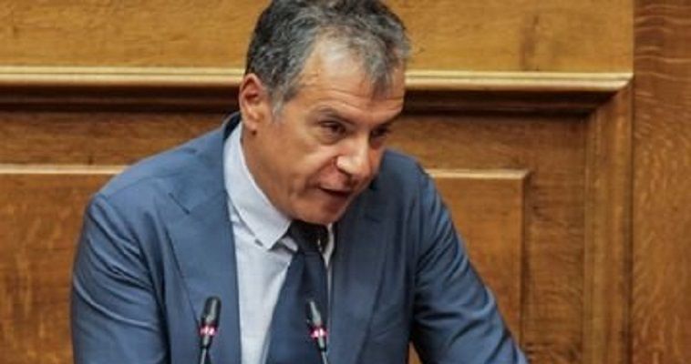 Θεοδωράκης: Το Ποτάμι δεν δίνει ψήφο εμπιστοσύνης