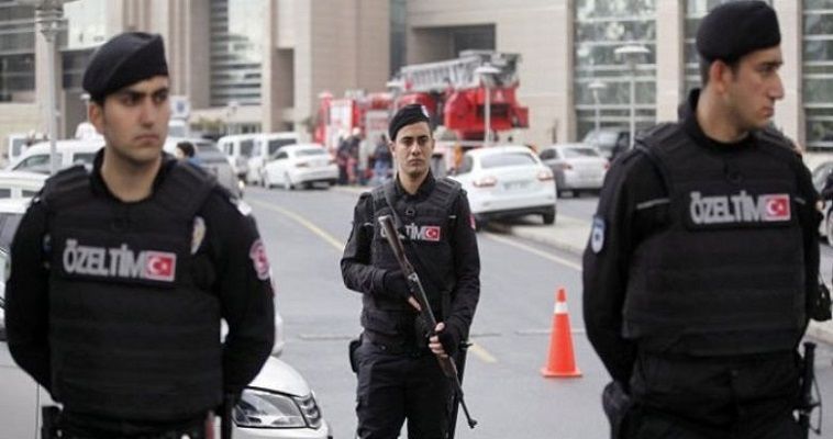 Τουρκία: Σύλληψη δύο “τρομοκρατών” έξω από τη Βουλή