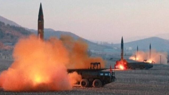 Αντίποινα για τις κοινές ασκήσεις ΗΠΑ-Βόρειας Κορέας οι πύραυλοι του Κιμ
