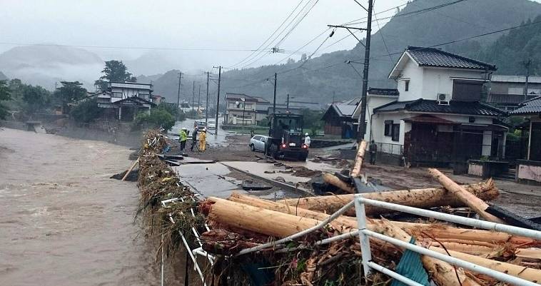 Αυξάνεται δραματικά ο αριθμός των νεκρών από τις πλημμύρες στην Ιαπωνία