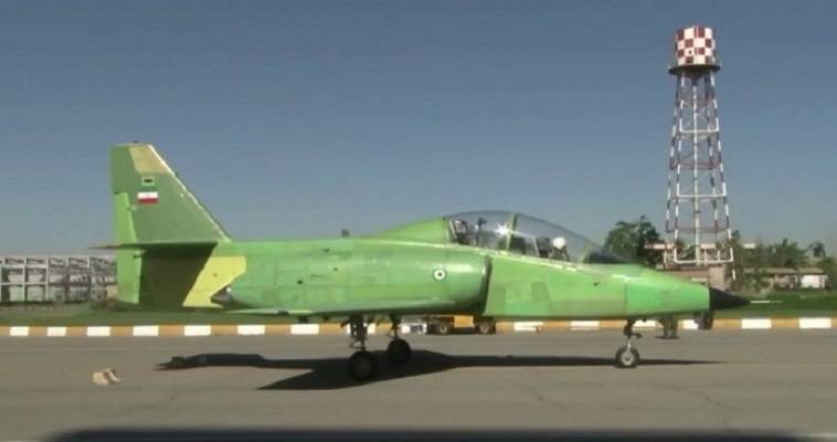 Το Ιράν παρουσίασε εγχώριο πολεμικό αεροσκάφος