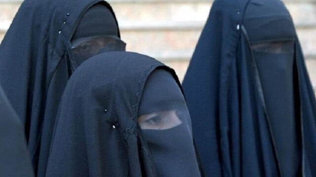 Σαουδική Αραβία: Και χωρίς τον κηδεμόνα τους πλέον εκτός συνόρων οι γυναίκες