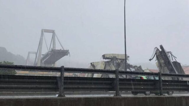 Δεκάδες οι νεκροί από την κατάρρευση γέφυρας στην Γένοβα