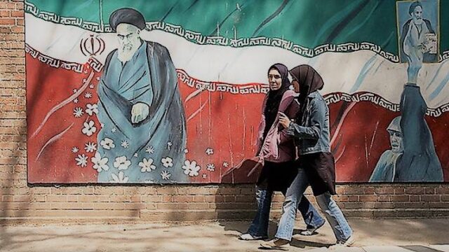 Ουράνιο και "ορφανές" ρουκέτες το Ιράν - Ο Τζόνσον ζητεί "αυτοσυγκράτηση"