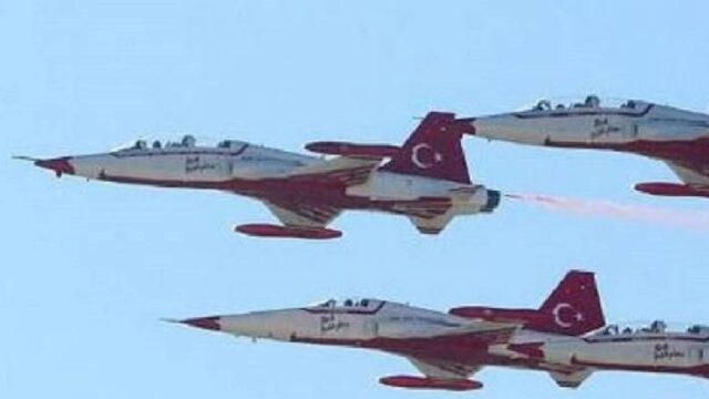 Τουρκικά F-16 πάνω από τη Ρω