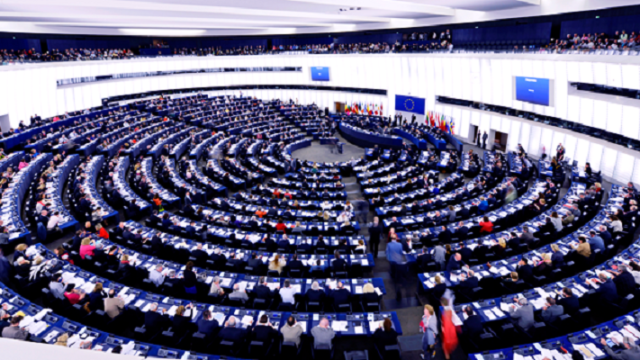 Ευρωκοινοβούλιο: Αναγνώρισε τον Γκουαϊδό, ζητά το αυτό από ΕΕ