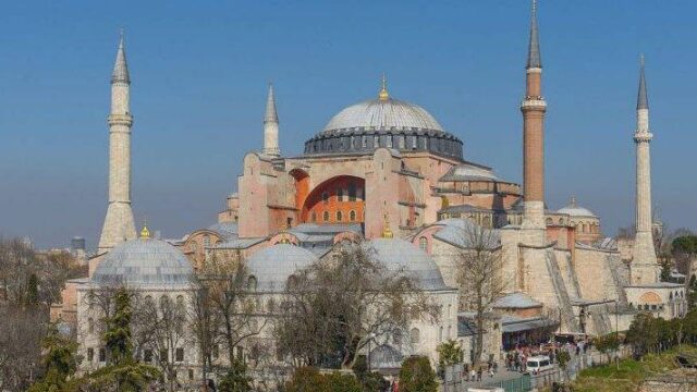 Δεν θα γίνει τζαμί η Αγία Σοφία, παραμένει μουσείο
