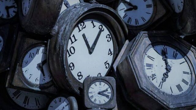 Το νέο, δυσεπίλυτο πρόβλημα της Ε.Ε.: Τι ώρα είναι;, Πέτρος Παπακωνσταντίνου