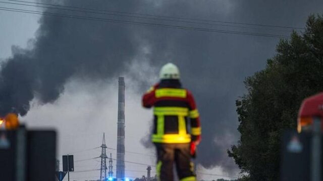 Έκρηξη σε διυλιστήριο της Γερμανίας, οκτώ οι τραυματίες