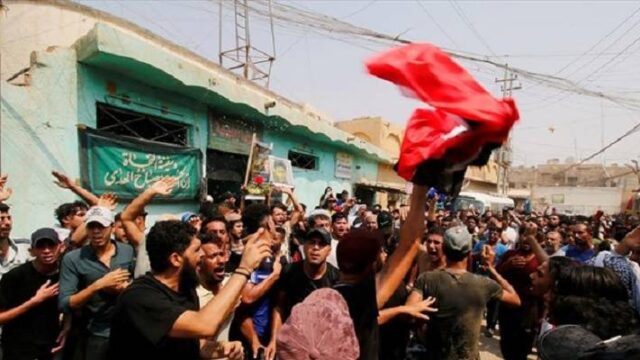 Οι αρχές απομακρύνουν οδοφράγματα των διαδηλωτών στο Ιράκ - Επτά τραυματίες