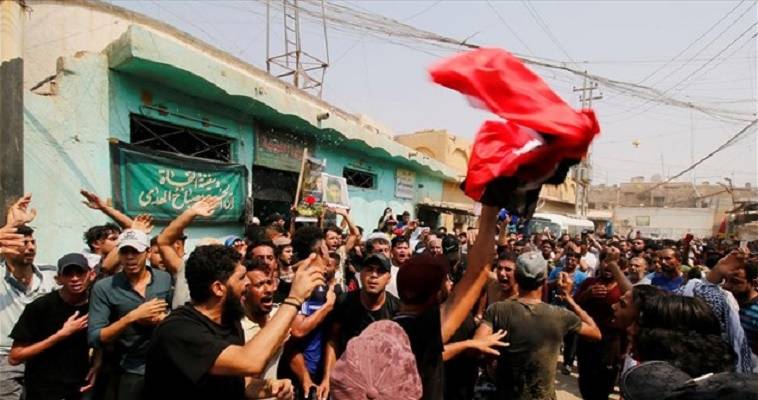 Οι αρχές απομακρύνουν οδοφράγματα των διαδηλωτών στο Ιράκ - Επτά τραυματίες