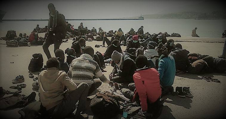 Σχέδιο μεταφοράς μεταναστών από τα νησιά στην ηπειρωτική Ελλάδα
