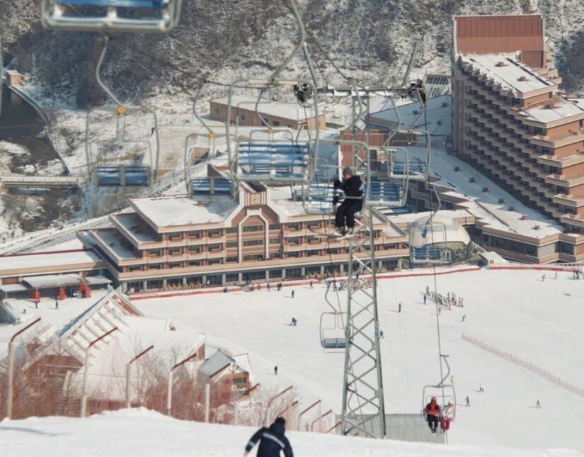 Μέσα στο πολυτελές χιονοδρομικό κέντρο της Βόρειας Κορέας