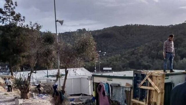 Υγειονομική βόμβα η Μόρια, με κλείσιμο απειλεί η Περιφέρεια Αιγαίου
