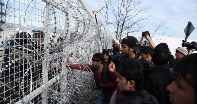 Μεταναστευτικό: Φυλλορροεί το Σύμφωνο, εκλιπαρεί η Κομισιόν, Βαγγέλης Σαρακινός
