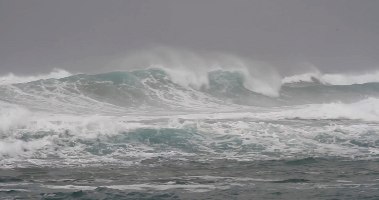 Κύματα άνω των 11 μέτρων θα φέρει ο μεσογειακός κυκλώνας!
