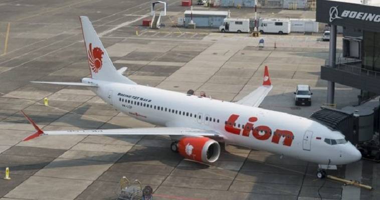 Ινδονησία – Boeing: Βρέθηκε τμήμα 22 μ. του αεροσκάφους