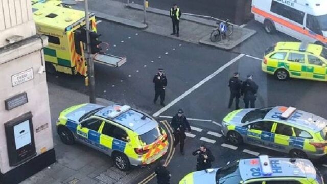 Πολλοί τραυματίες από την επίθεση με μαχαίρι στη Γέφυρα του Λονδίνου