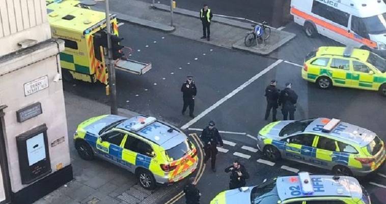 Πολλοί τραυματίες από την επίθεση με μαχαίρι στη Γέφυρα του Λονδίνου