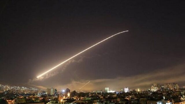 Ισραηλινή επίθεση στη Συρία, “αναχαιτίσεις”, αλλά και πολλές εκρήξεις