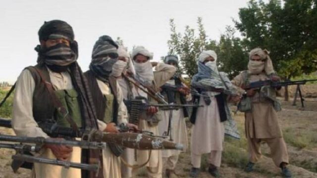 Δέκα στρατιώτες νεκροί από επίθεση Ταλιμπάν σε στρατιωτική βάση