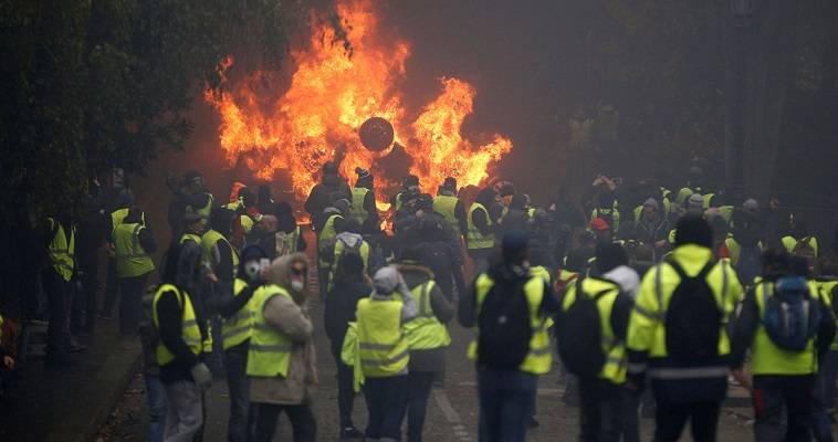 Κράτηση σε στάβλους για τα βελγικά Κίτρινα Γιλέκα