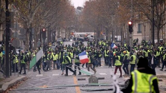 Μορατόριουμ για τις διαδηλώσεις ζητά ο αντιδήμαρχος του Παρισιού