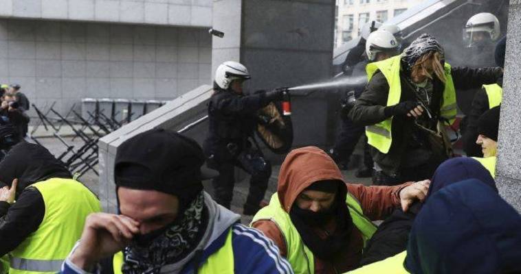 Τετρακόσιες συλλήψεις και στο Βέλγιο για τα Κίτρινα Γιλέκα