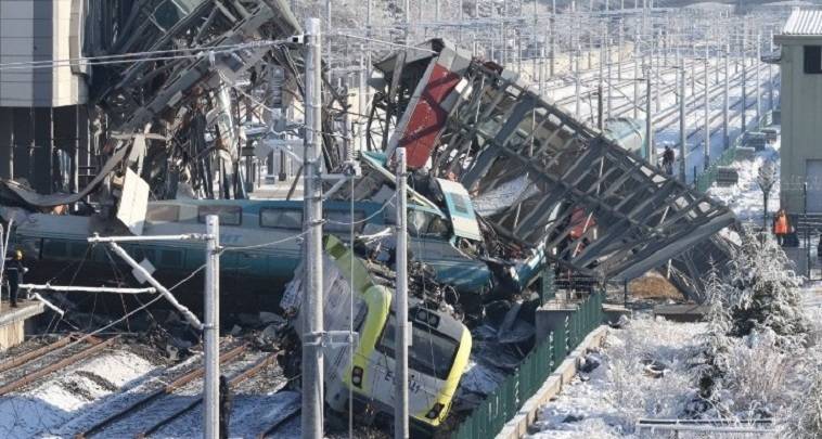 Τουρκία: Τουλάχιστον 9 νεκροί στο σιδηροδρομικό δυστύχημα
