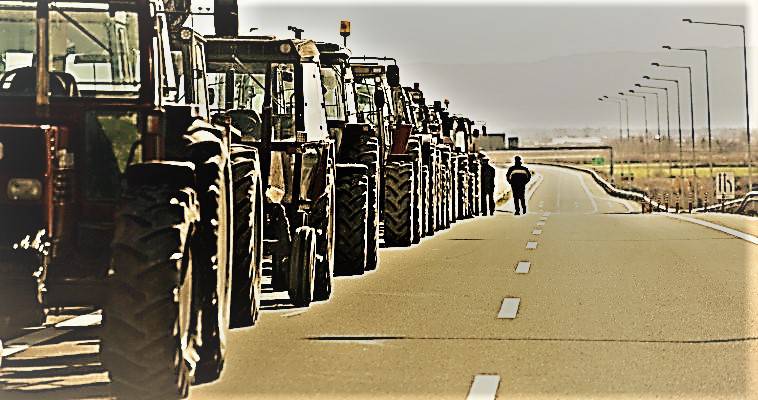 Βγάζουν τρακτέρ στους δρόμους οι αγρότες της Λάρισας για το βαμβάκι