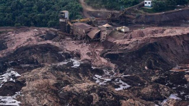 Εννέα νεκροί και 300 αγνοούμενοι από κατάρρευση φράγματος σε μεταλλείο  στην Βραζιλία