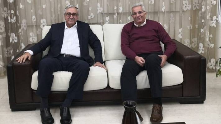 Κύπρος: “Κοινωνική” συνάντηση Κυπριανού με Ακιντζί