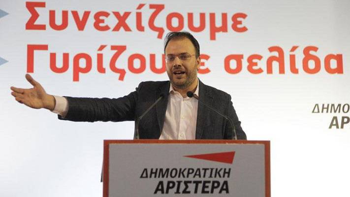 Ο Θανάσης Θεοχαρόπουλος ορκίζεται υπουργός Τουρισμού