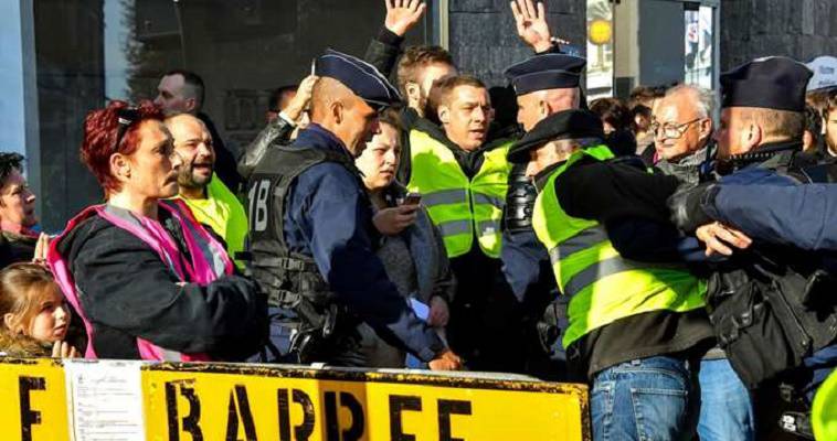 Διαδηλώσεις σε όλη την Γαλλία, μέτρα  καταστολής από τον Μακρόν