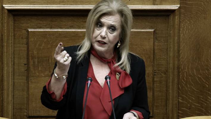 Ένωση Κεντρώων: Η Μεγαλοοικονόμου να παραδώσει την έδρα