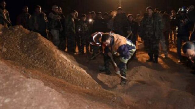 Ομαδικός τάφος στον τελευταίο θύλακα του Ισλαμικού Κράτους στην Συρία