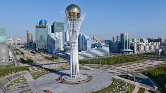 Δουλειά δεν έχουνε, ονόματα στην πρωτεύουσα αλλάζουν…