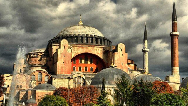 Εκκλησία Ελλάδος: Ανακοίνωση-μήνυμα στην Τουρκία για την Αγιά Σοφιά